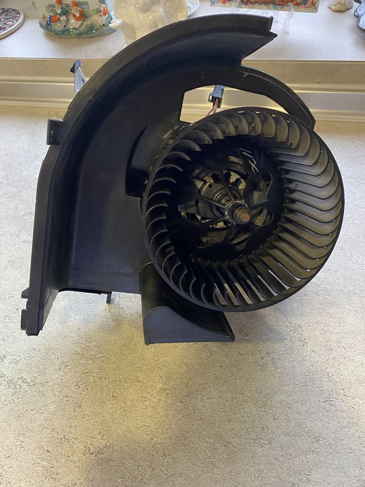 Мотор вентилятор печки для BMW X5 (F15