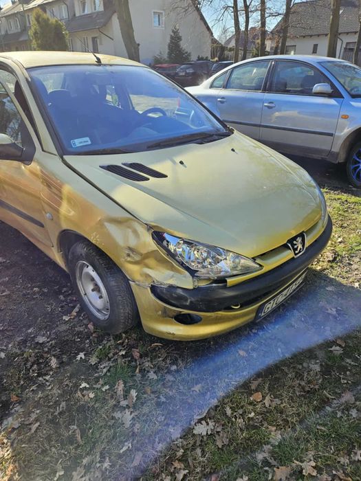 Peugeot 206  2004r po kolizji