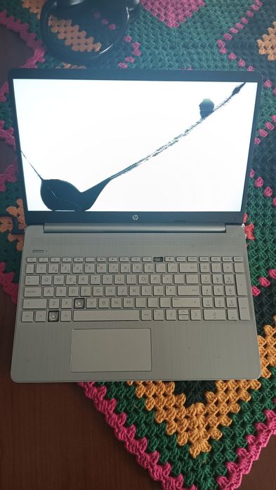 Computador portátil jp