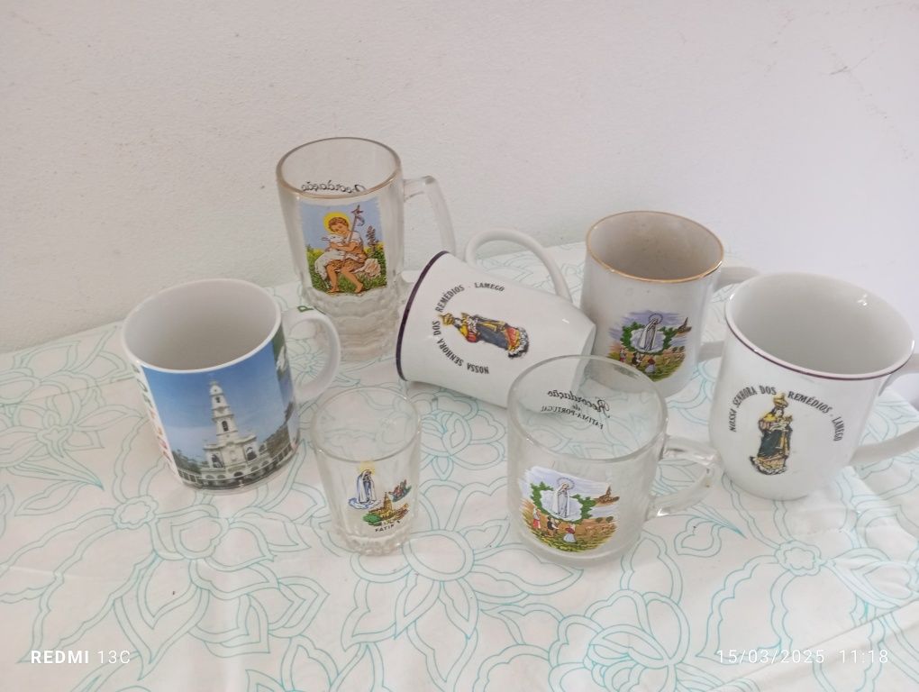 Conjunto de canecas com motivos da Nossa senhora de Fátima