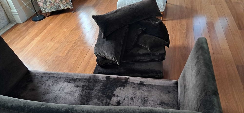 Sofá 230x86x89 (cm), altura chão /assento 50(cm)