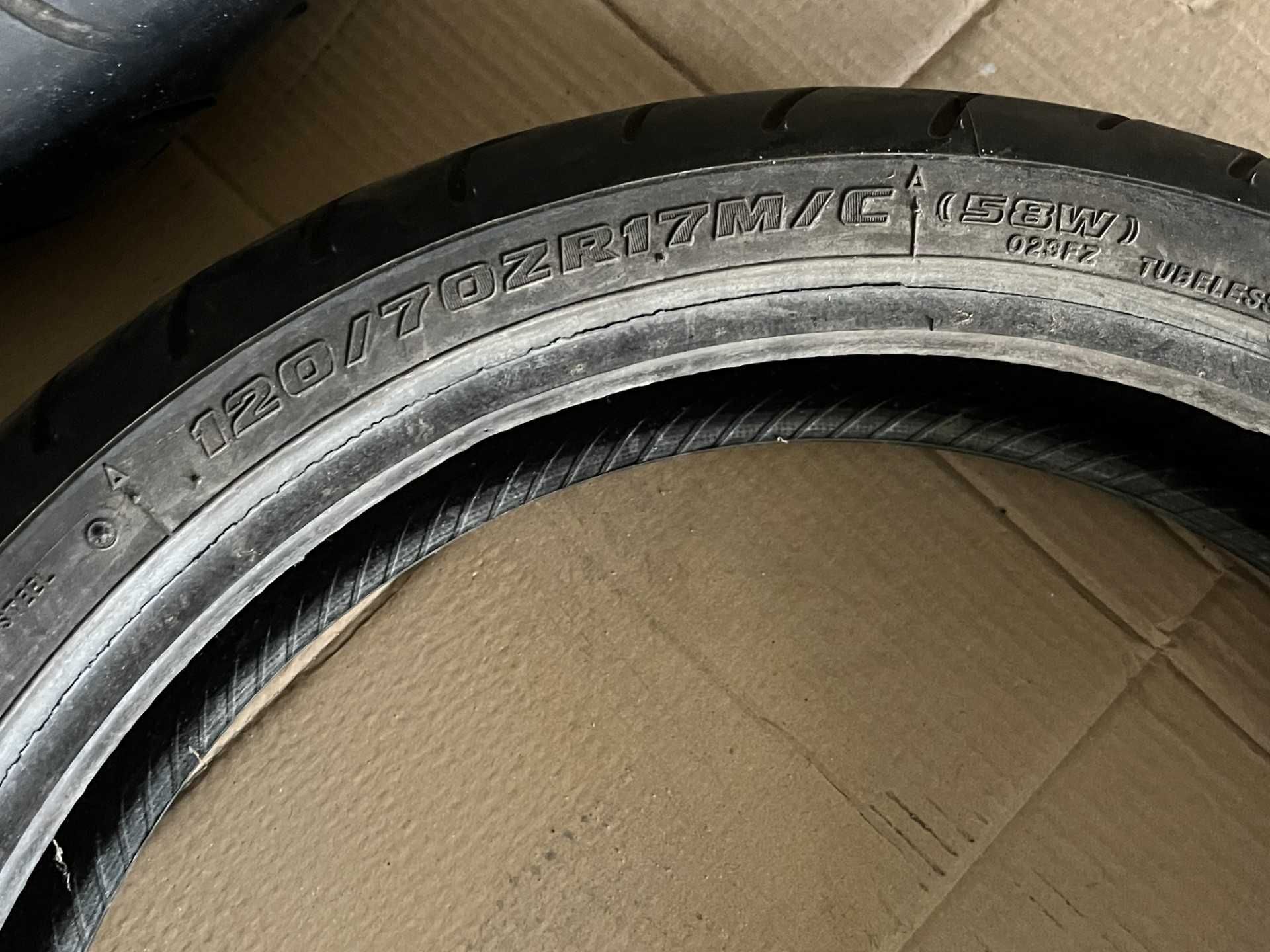 Pneus Mota Bridgestone 180/55ZR17 (BT021R&BT023F)