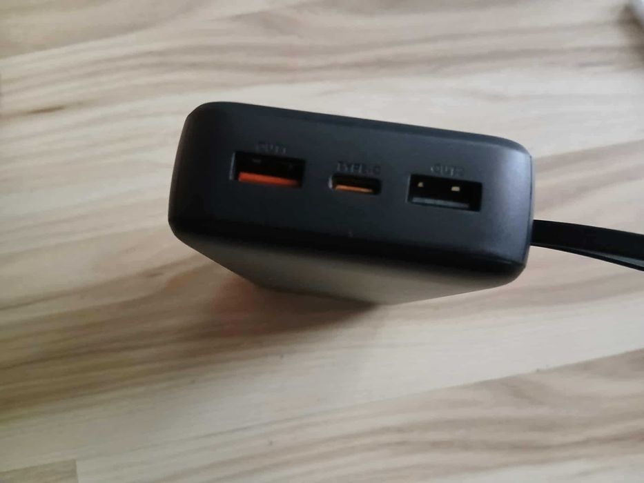 Powerbank 20000 mAh z wyświetlaczem LED i szybkim ładowaniem 22.5W