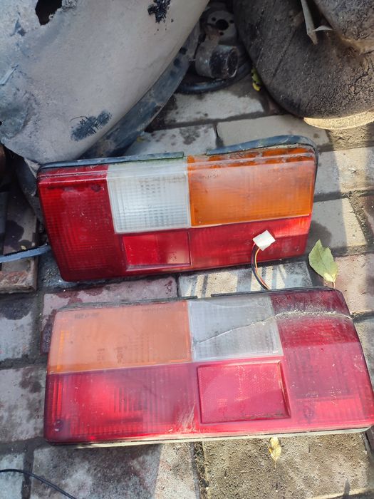 Продам Фари, стопи, дзеркала, вікна Ваз 2105