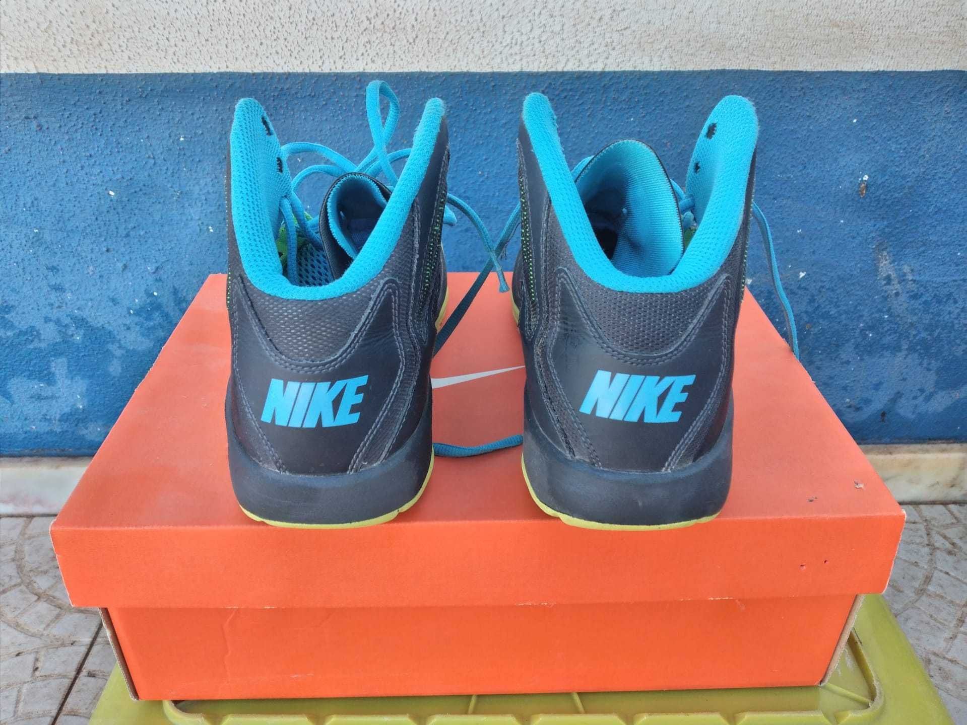 Sapatilhas Basketball Nike (como novas)