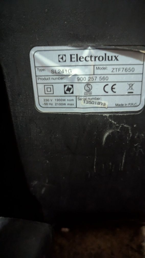 Пылесос без мешка ELECTROLUX ZTF 7650