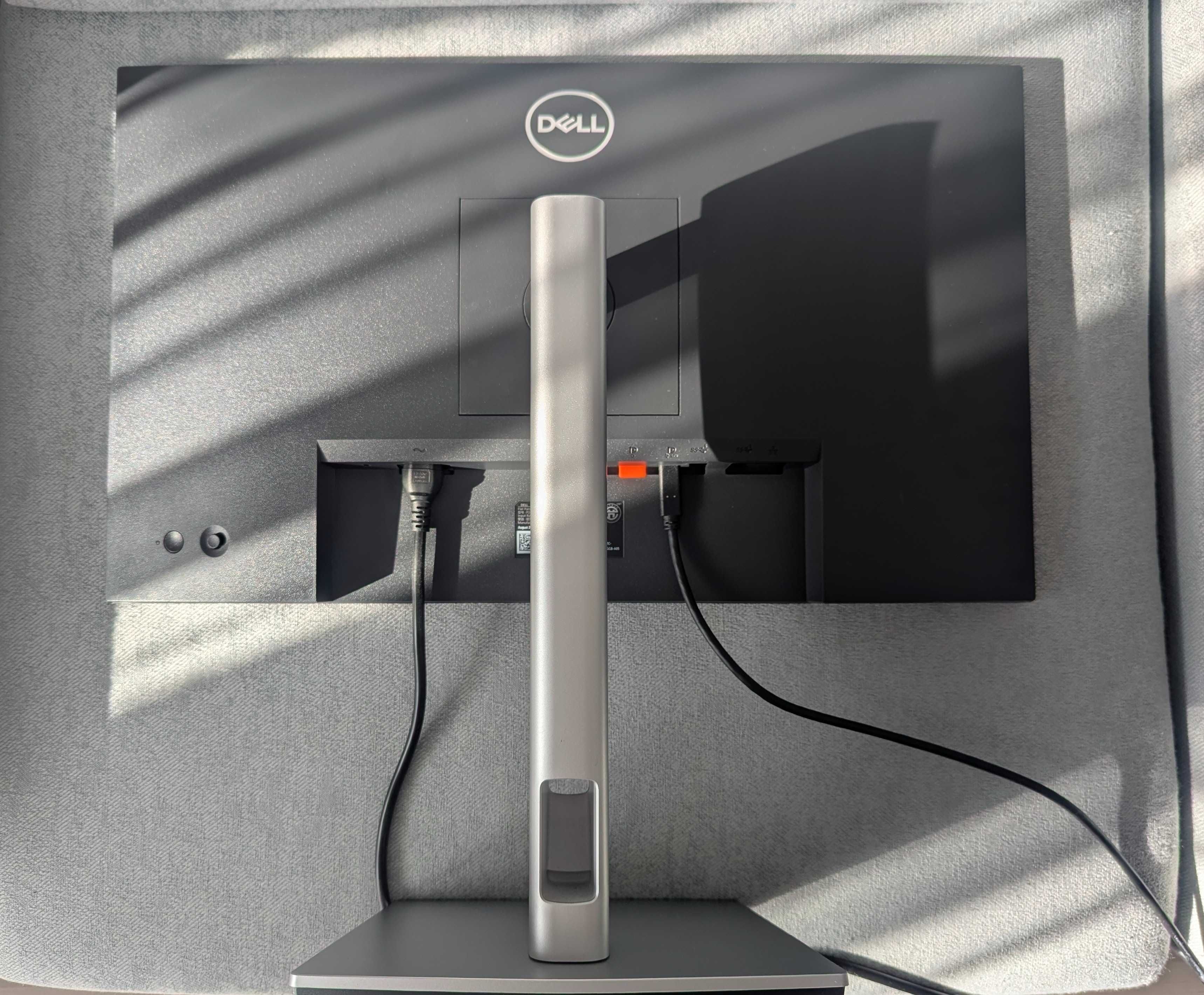 Monitor Dell 24 z hubem USB-C — P2422HE