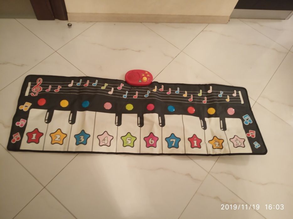 Детское музыкальное пианино