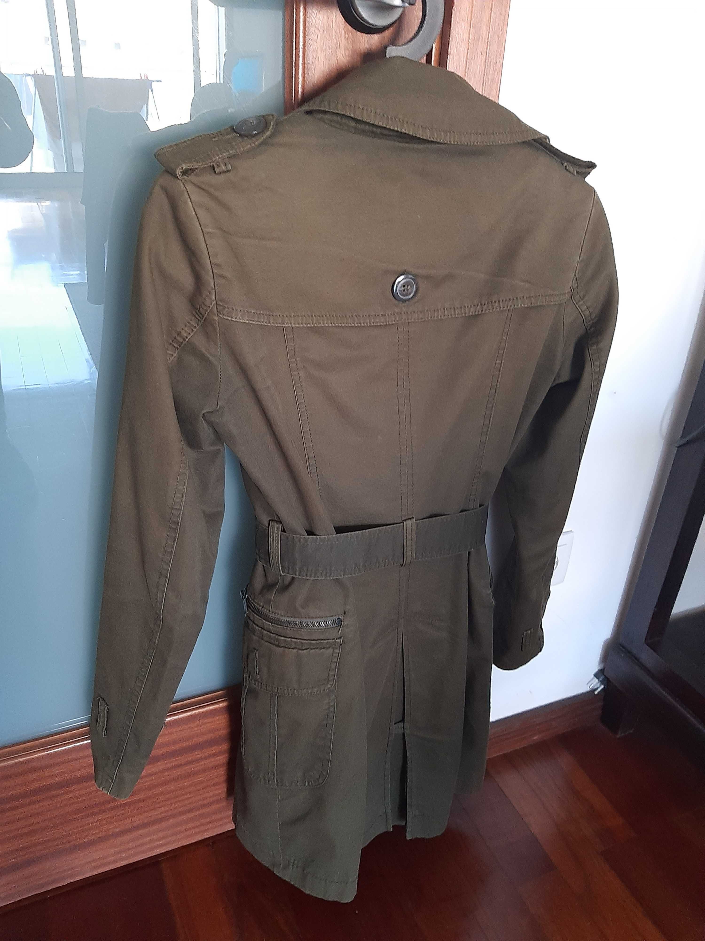 Gabardina verde tropa M Stradivarius