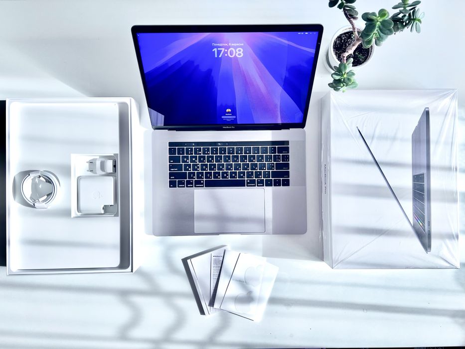 MacBook Pro 15” 16/512 Gb M2 SSD Core i7 Radeon Pro 560 2019 Retina P3
