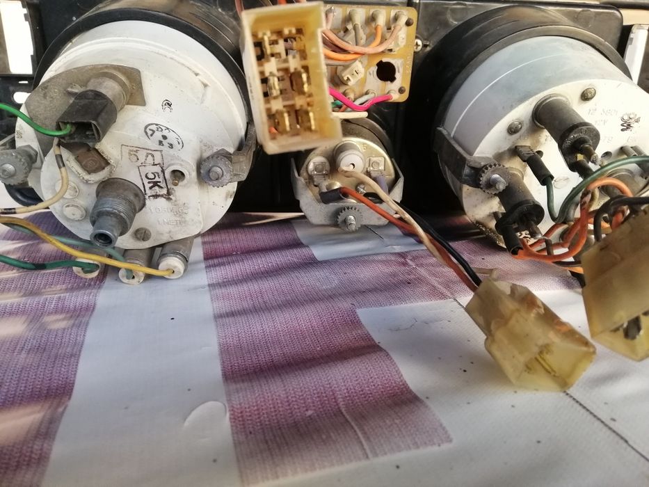 Панель приладів ВАЗ 2104-2105