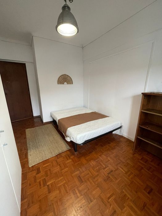 Quarto Individual ou casal Venda Nova Amadora