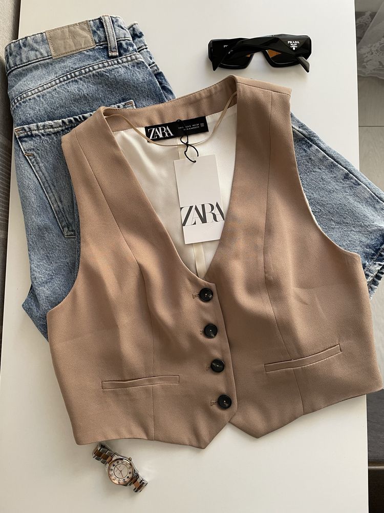 Жилет бежевий Zara