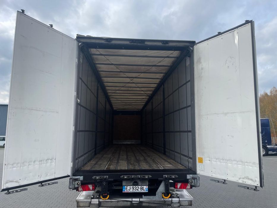 Naczepa Firanka / Plandeka Fruehauf 2017r 250tkm Mega Stan
