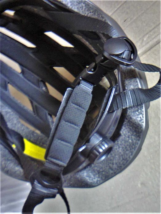 Kask rowerowy ultralekki bezpieczny unisex kolor karbon rozmiar L