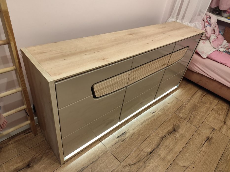 Komoda z podświetleniem