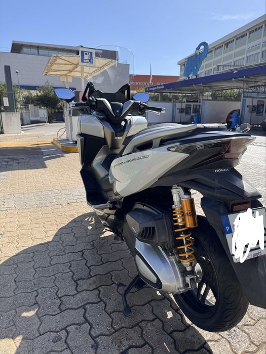 Honda Forza 350 com extras