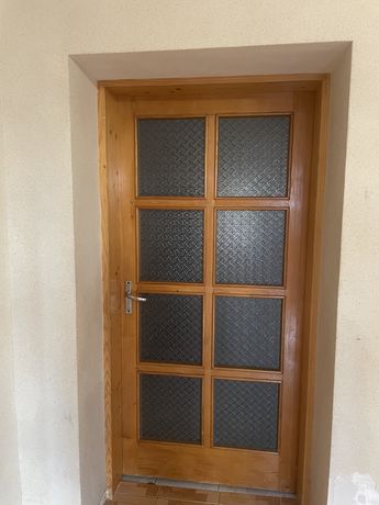 Продам дерев’яні двері
