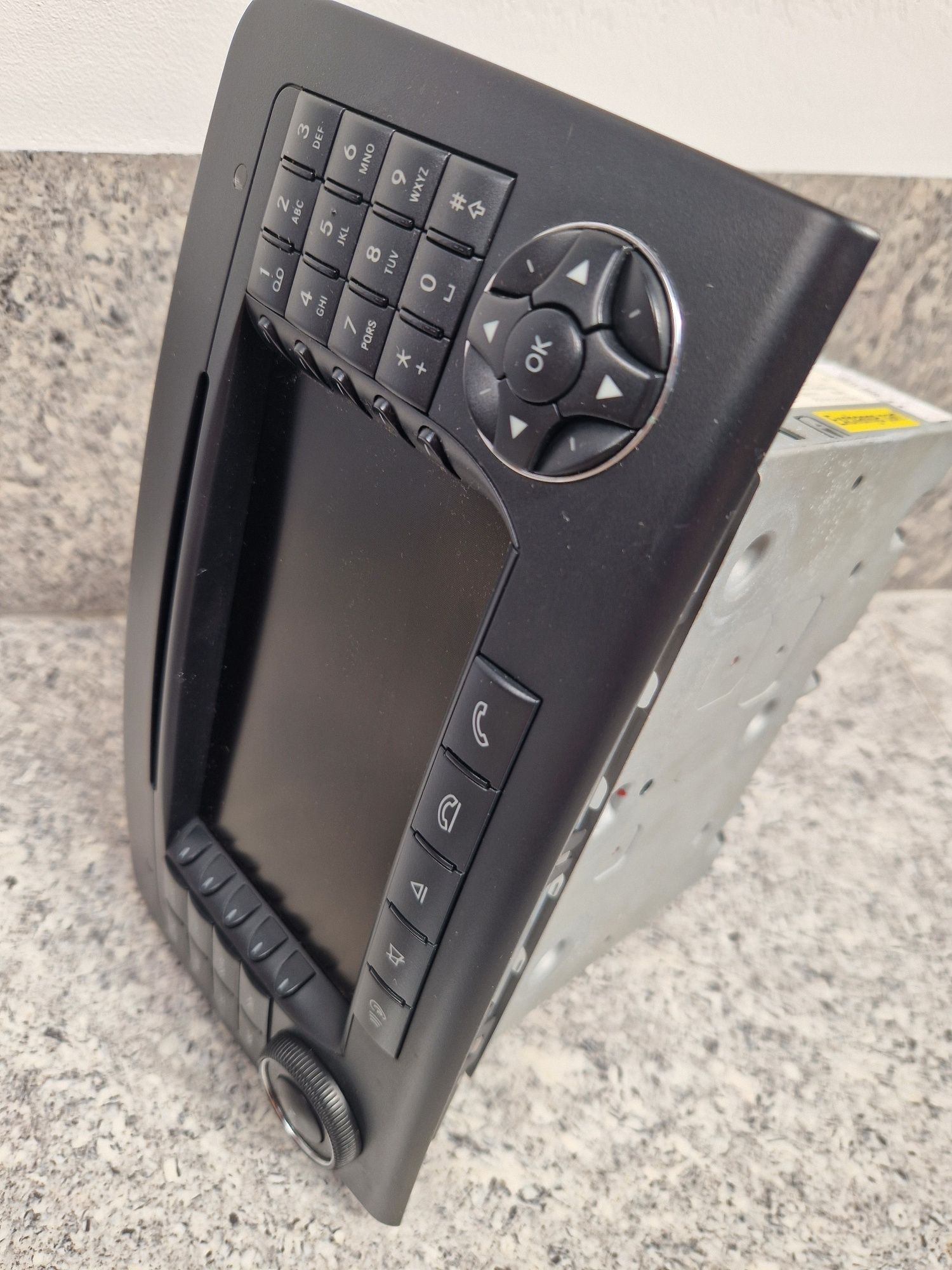 Radio do Mercedes Benz 164 ML 2007. CD Model BE 7093