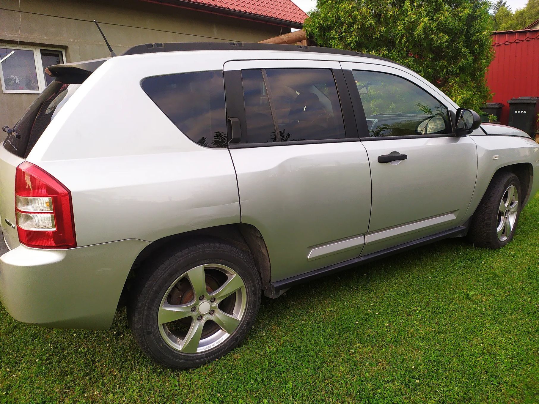 Jeep Compass Jeep Compass rok produkcji 2007 z napędem 4x4 oraz skórzaną tapicerką.