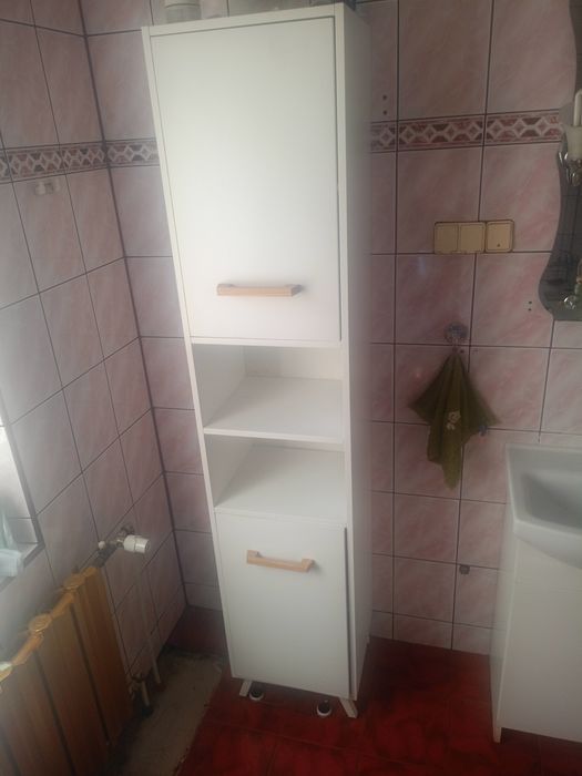 Meble łazienkowe z umywalką