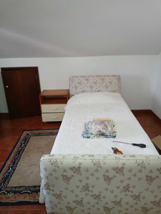 3 Camas de solteiro diferentes com colchao