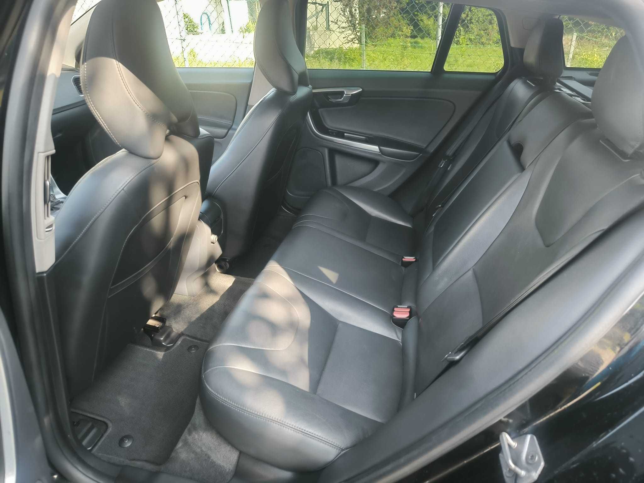 VOLVO V60 Plug-In Hybrid