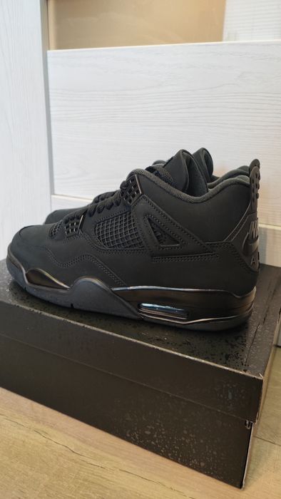 Jordan 4 Black Cat 2025 / rozmiar 44 oraz 44.5