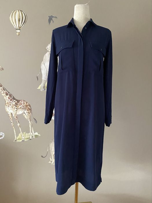 Granatowa elegancka sukienka koszulowa Warehouse do pracy do biura