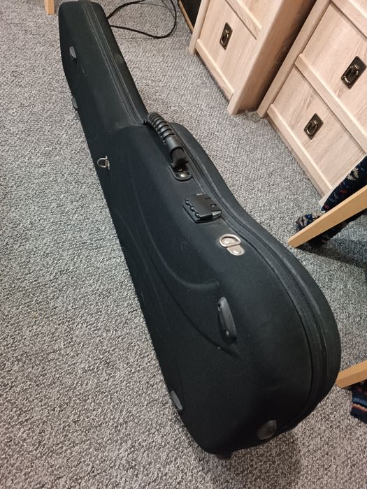 Кейс для бас гитары