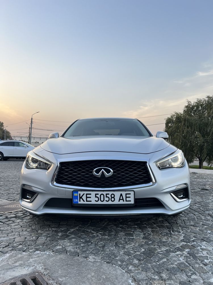 Продам свой автомобиль Infiniti q50