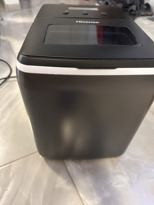 Льодогенератор практично  новий