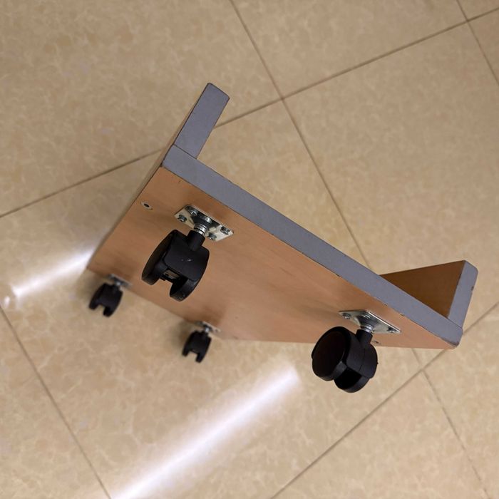 Подставка на колесиках для системного блока компьютера