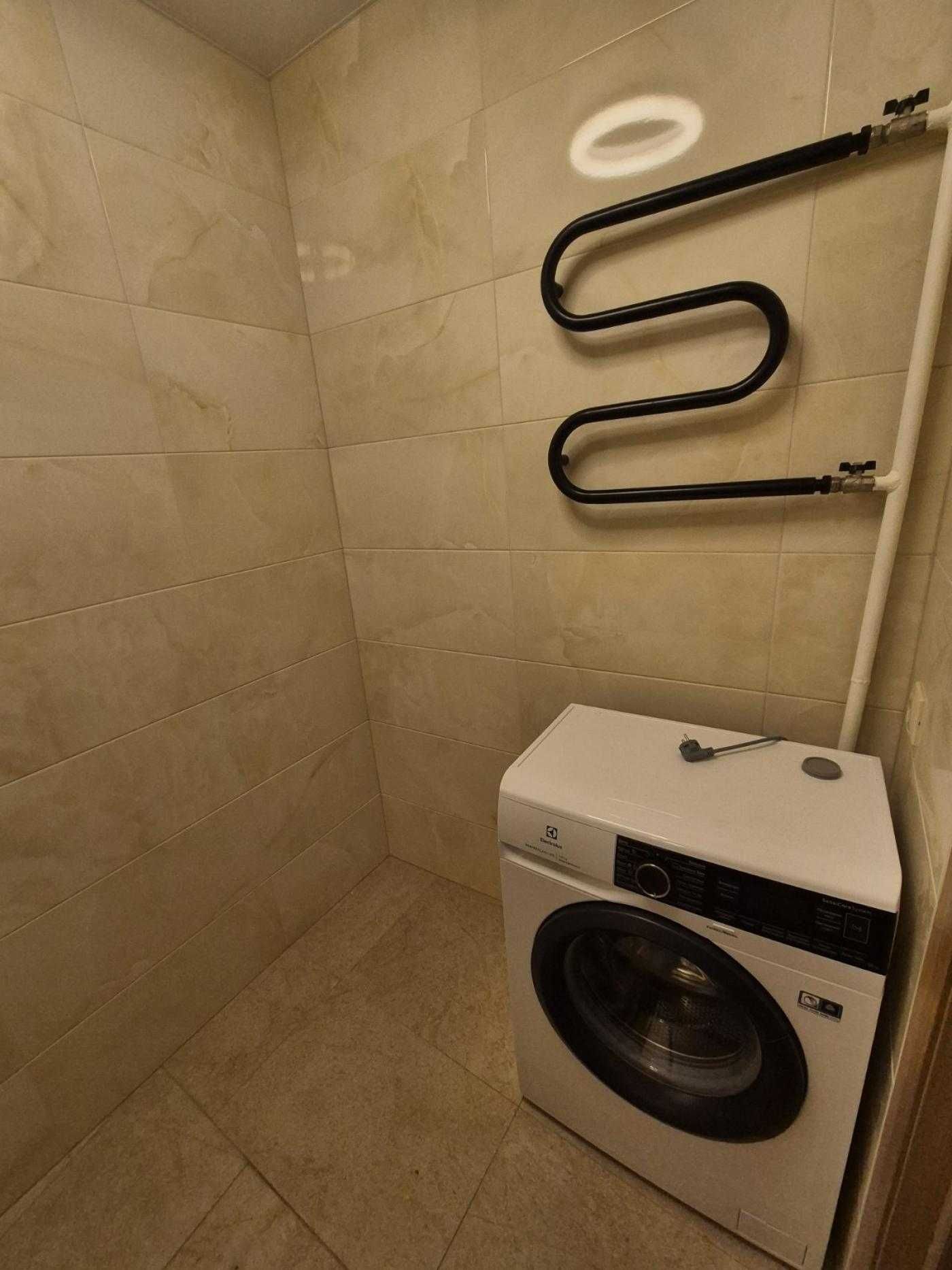 Продаж 3 кімнатної квартири, вулиця Широка