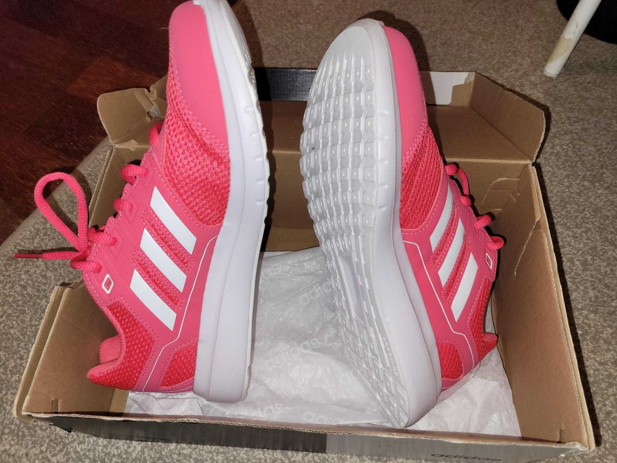 Damskie buty sportowe Adidas rozmiar 39.5.