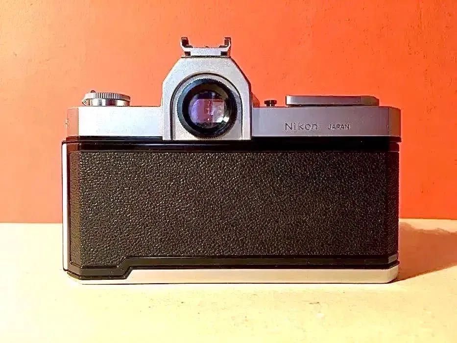 NIKKORMAT FT / NIKON - câmera fotográfica icónica da década de 70