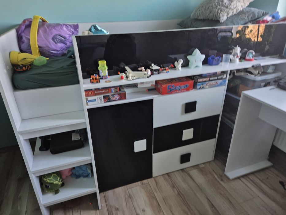 Łóżko piętrowe z antresola i biurkiem