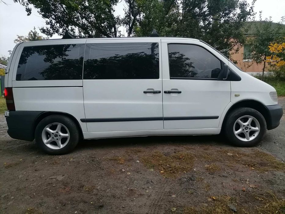 Продам автомобіль Mercedes Vito