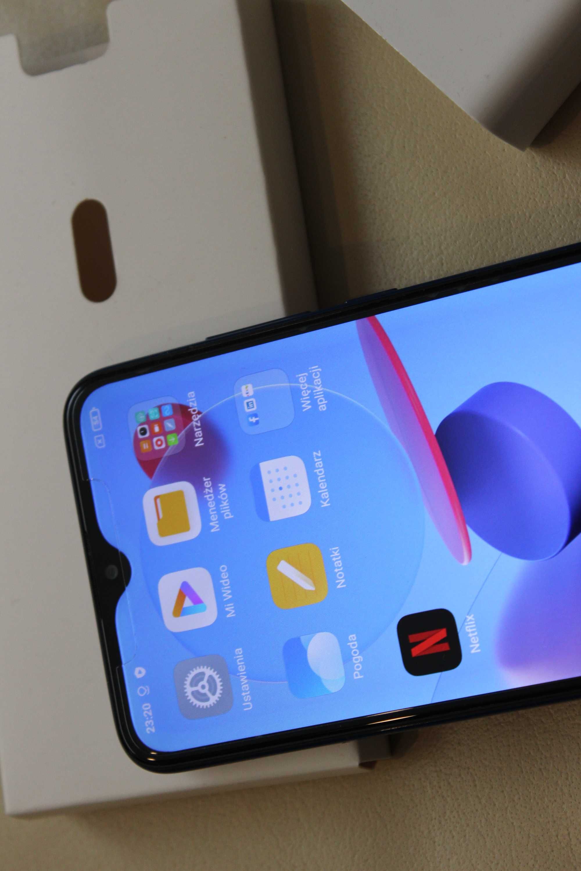 Telefon Xiaomi Redmi 8 - 3 / 32 GB 6.22"