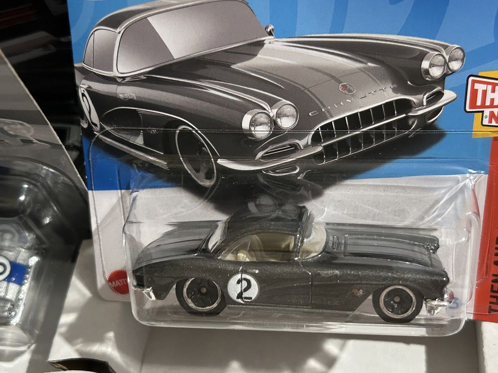 Hot Wheels '62 CORVETTE