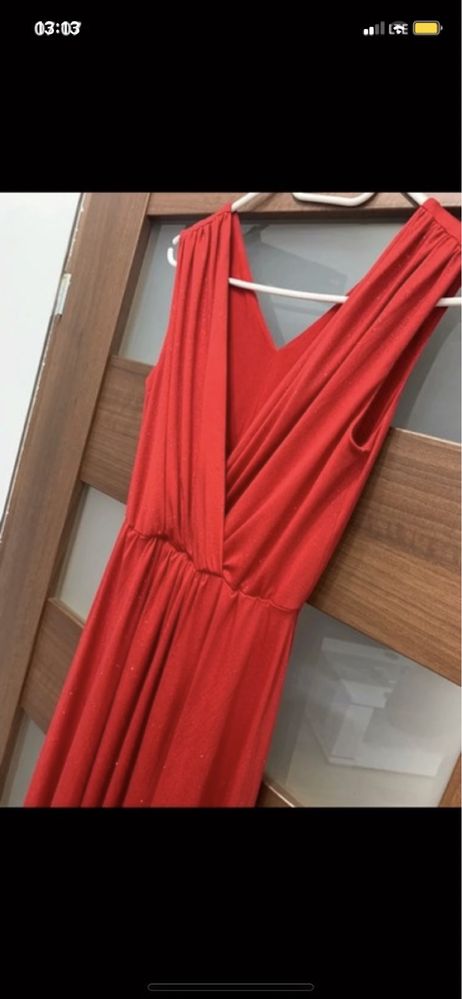 Dluga czerwona sukienka