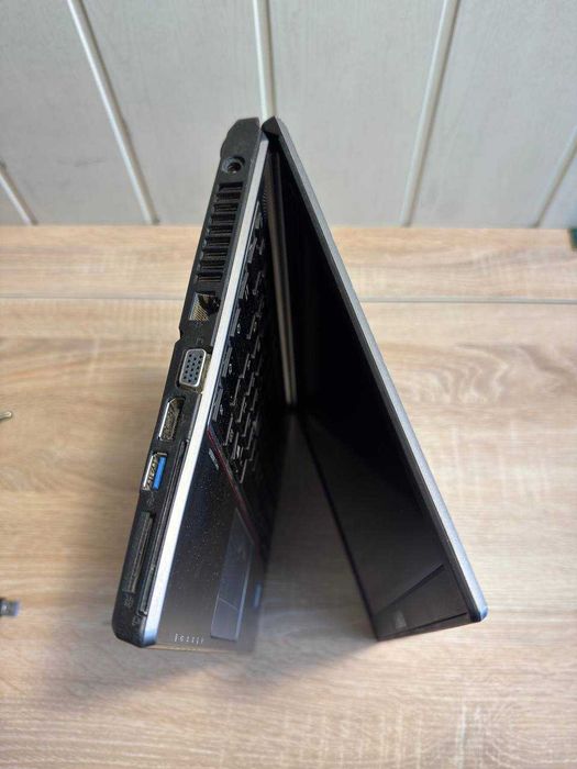 Ноутбук Fujitsu LifeBook E736 | I5-6300U | DDR4  0Gb на запчастини