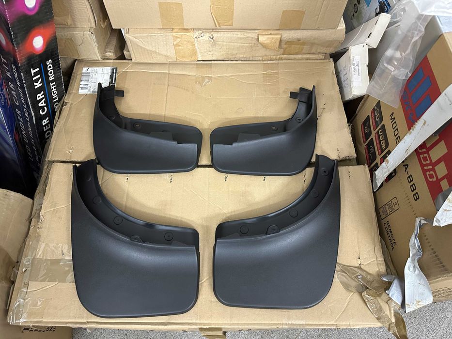 Бризговики автомобільні модельні