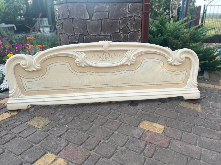 Спинка двоспальне ліжко