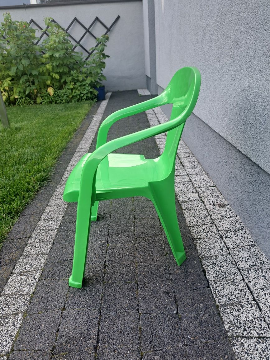 Krzesełko plastikowe ogrodowe dla dziecka