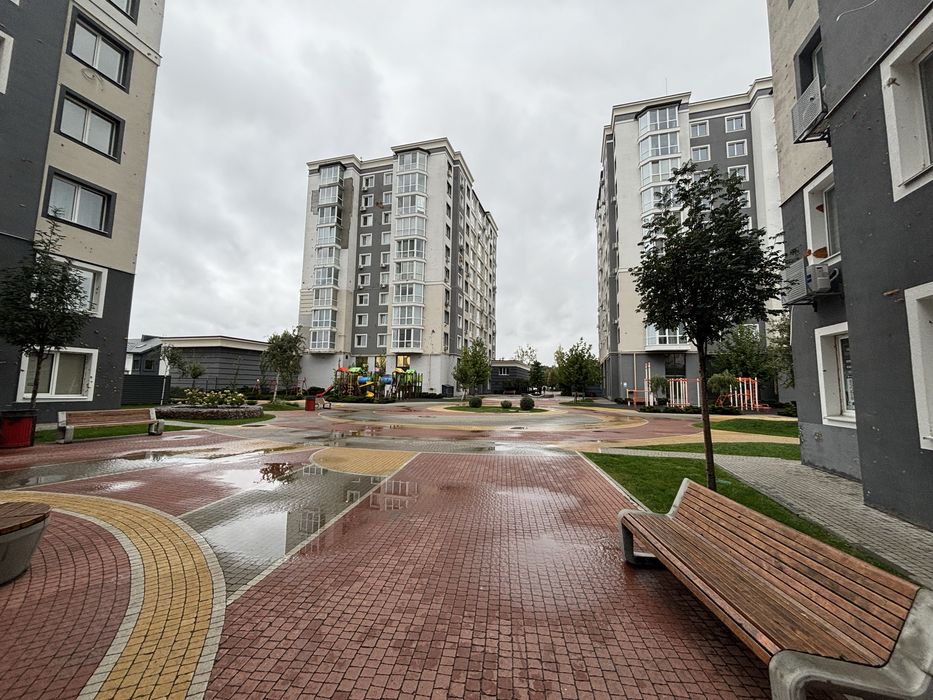 Велика 2кімнатна квартира з терасою в Континенті 4 черга