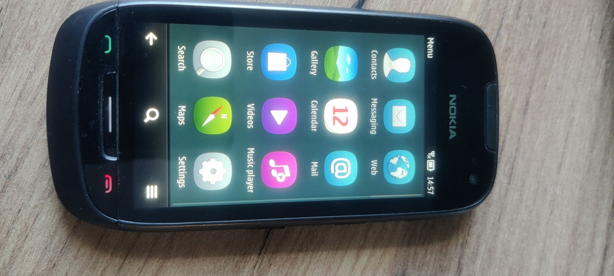 Nokia 701 Symbian