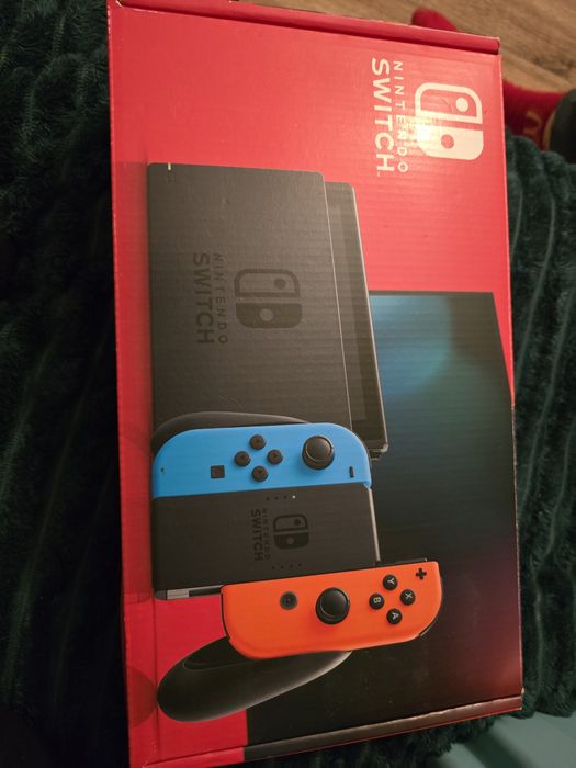 Nintendo Switch + pad i etui