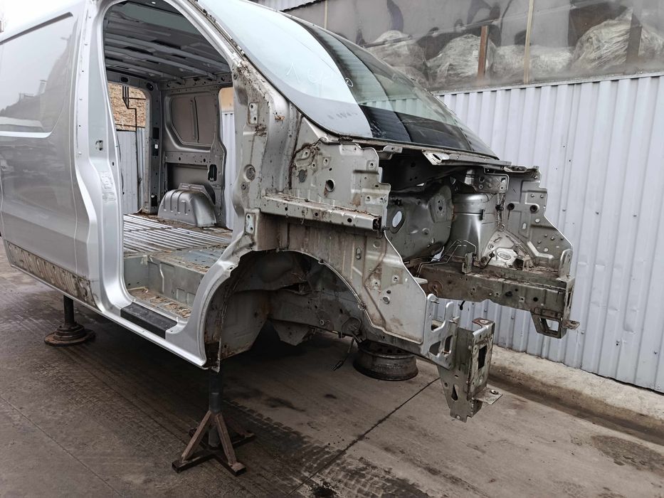 Кузов Четверть Передня Ліва Четверть Передня Права Четверть Задня