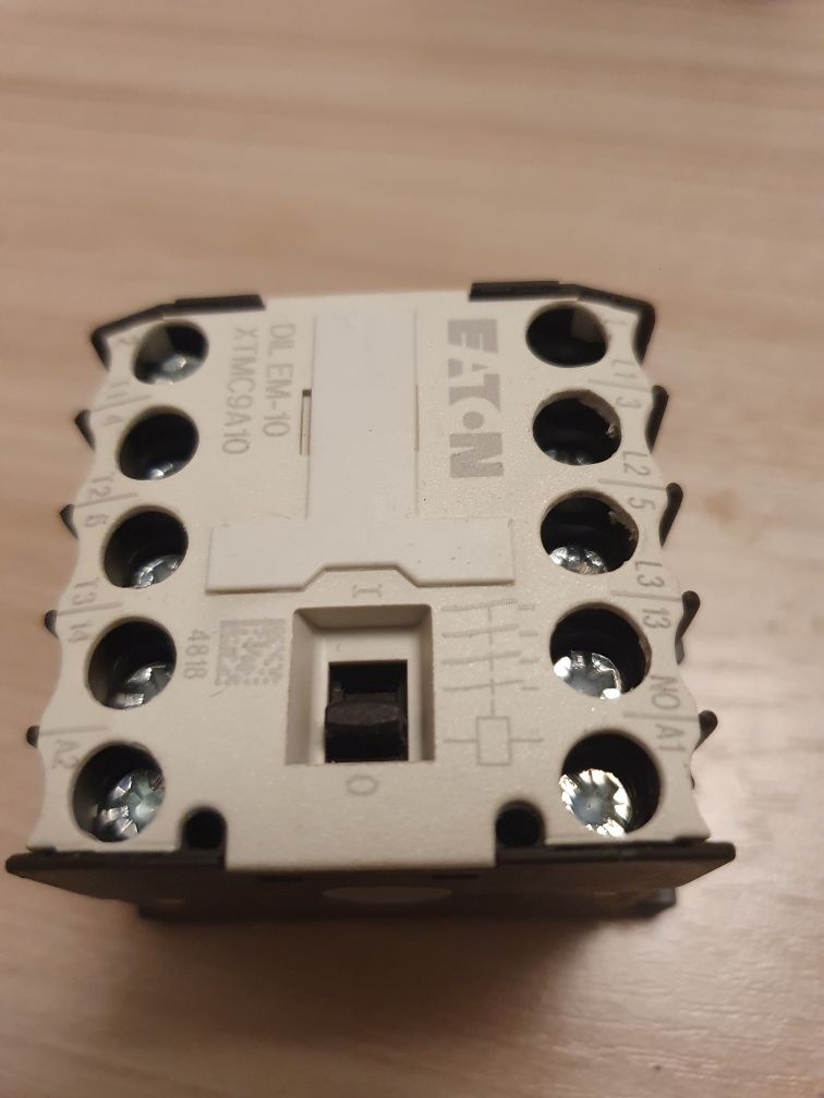 Stycznik mocy EATON model DIL EM 10 XTMC 9 A 10